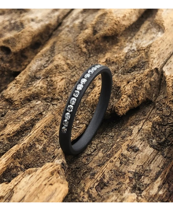 DIONE, Alliance en tantale 999/1000ème et diamants , modèle Pure Curve Dark 25