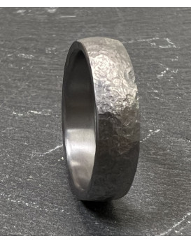 PAN, Alliance en tantale 999/1000ème, modèle Surface Stone 5,5 mn