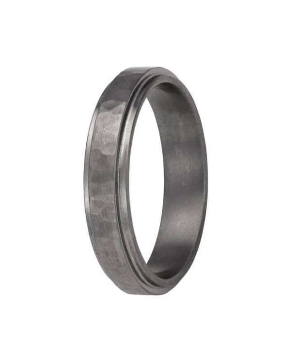 Alliance en tantale homme 5 mm – STRADALE  S2 surface martelée en tantale pur 