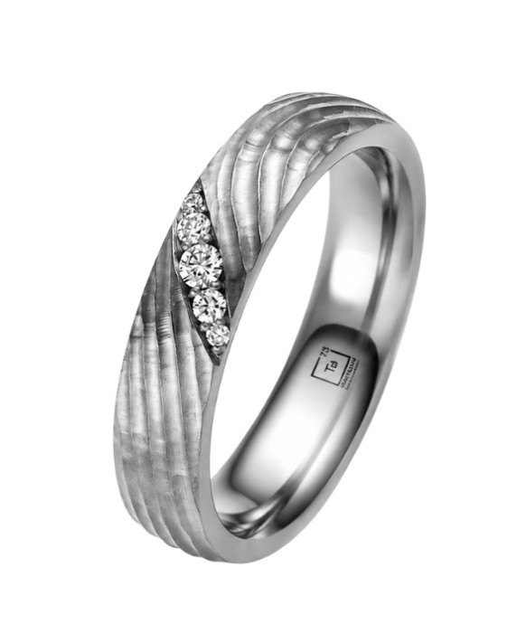 Alliance femme HELIOS Diamants en tantale pur 999/1000ème, finition aux motifs ondulants et sertissage de diamants, largeur 4,5 