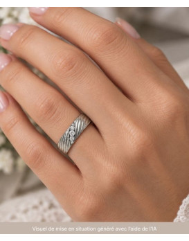Alliance femme HELIOS Diamants en tantale pur 999/1000ème, finition aux motifs ondulants et sertissage de diamants, largeur 4,5 