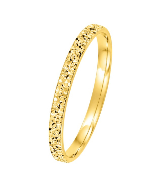 CHARLENE – Alliance femme fine 2 mm en or jaune 750/1000 (18 carats) facettée effet diamant